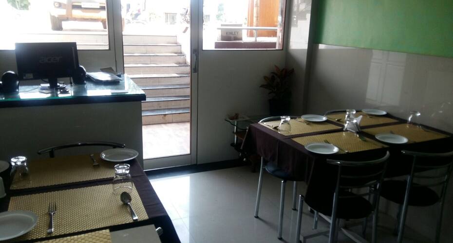 Hotel Shree Lodging & Boarding, Wai 2